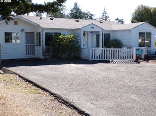 1958 17th St, Florence, OR 97439