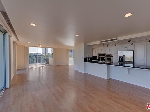 3rd image of 2170 Century Park E APT 512