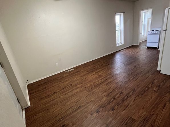 des-moines-iowa-251547434 picture