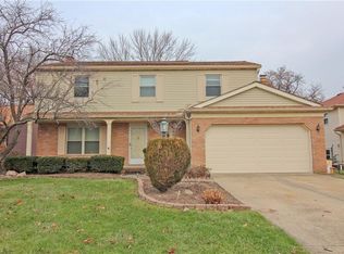24998 Linda Dr, North Olmsted, OH 44070