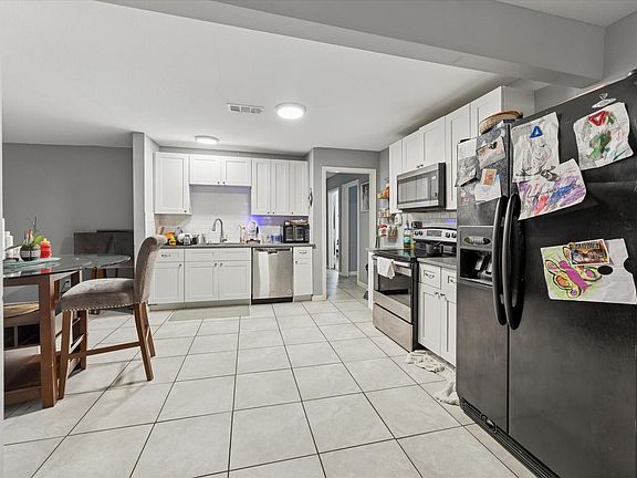 4th image of 1435 Demaree Ln