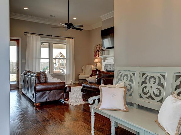 5th image of 202 Sabal Palms Row