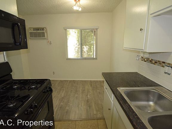 3rd image of 4201 Arch Dr APT 8