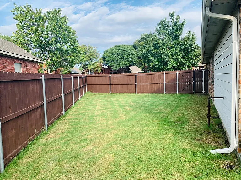 5632 Overland Dr — Photo 12