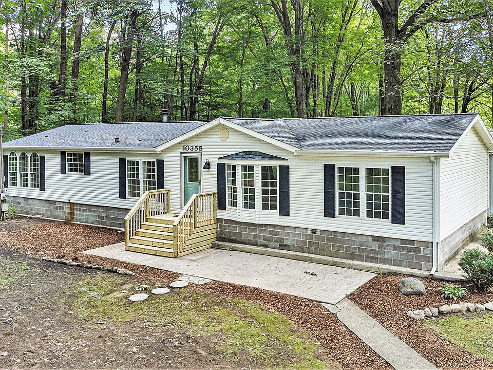 1st image of 10355 Garden Ln NE