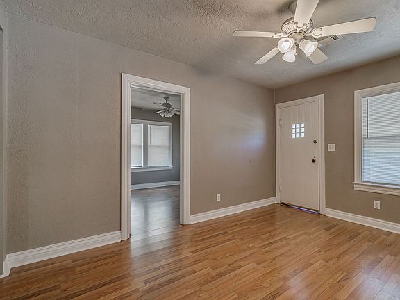 3rd image of 917 Fay Ave