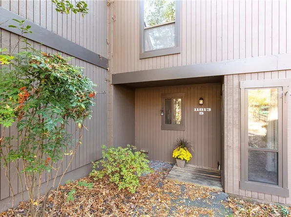 11813 S Briar Patch Dr, Midlothian, VA 23113