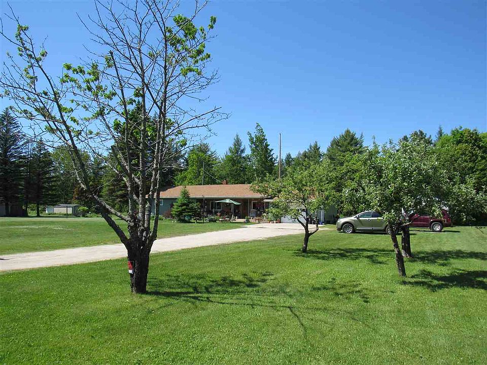 304 Clark St Manistique, MI, 49854 Apartments for Rent Zillow