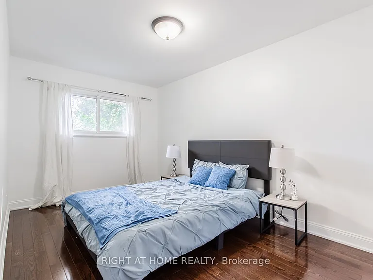 12 Murellen Cres — Photo 17