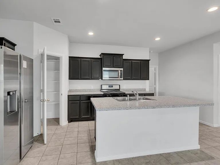 16617 Porterfield Ln — Photo 13