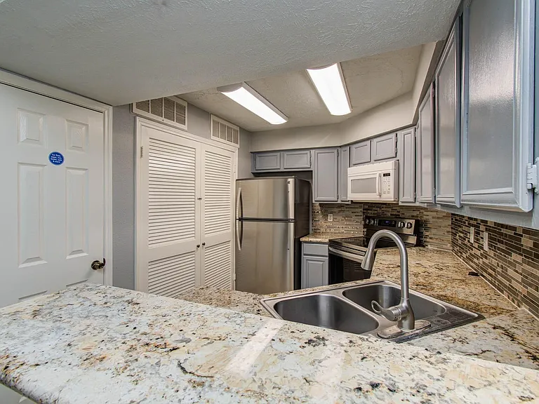 10555 Turtlewood Ct #2802 — Photo 18