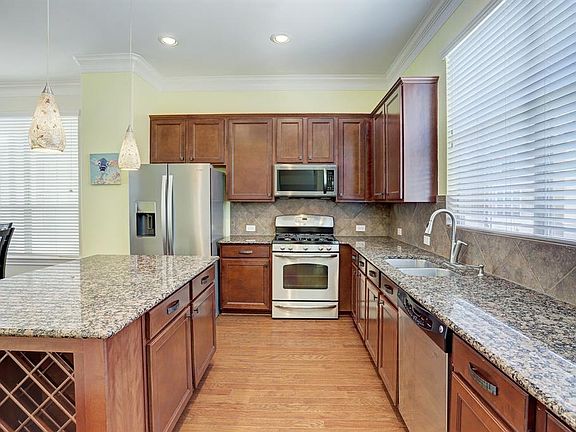 The gas stove is every chef's dream!