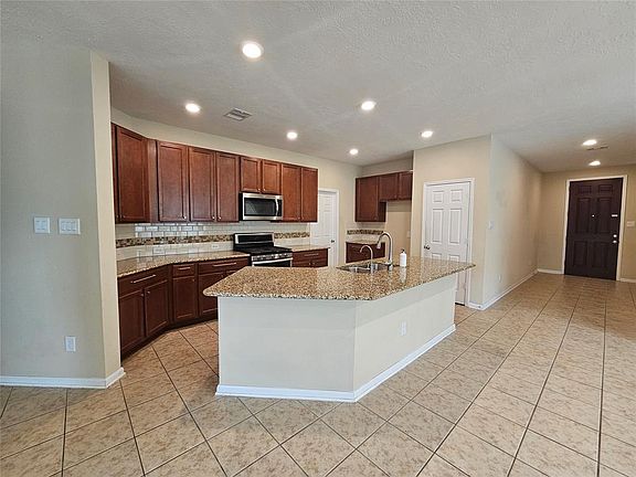 5th image of 4042 Lake Cypress Cir