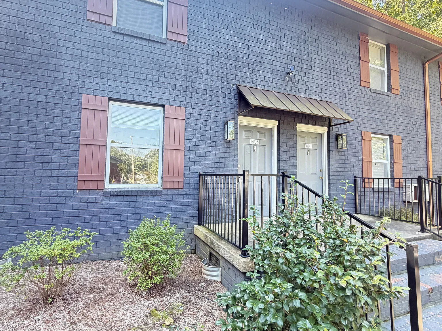 2 bed, 1.5 bath, 900 sqft, $1,200 — Photo 1