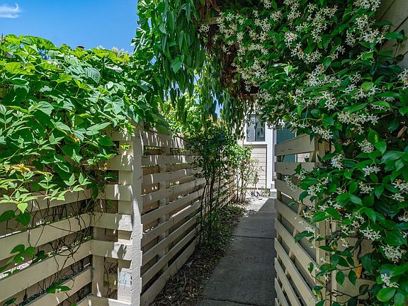 3rd image of 1560 Grenache Way