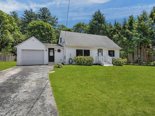 5 Squire Ln, Bellingham, MA 02019