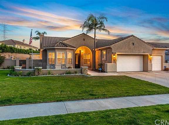 5th image of 2350 Canyon Crest Dr