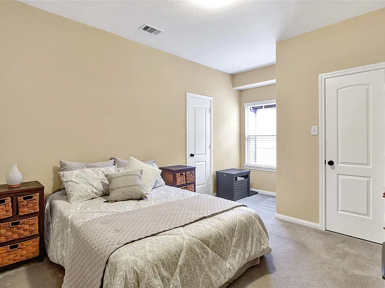 21 Cheswood Manor Dr — Photo 25