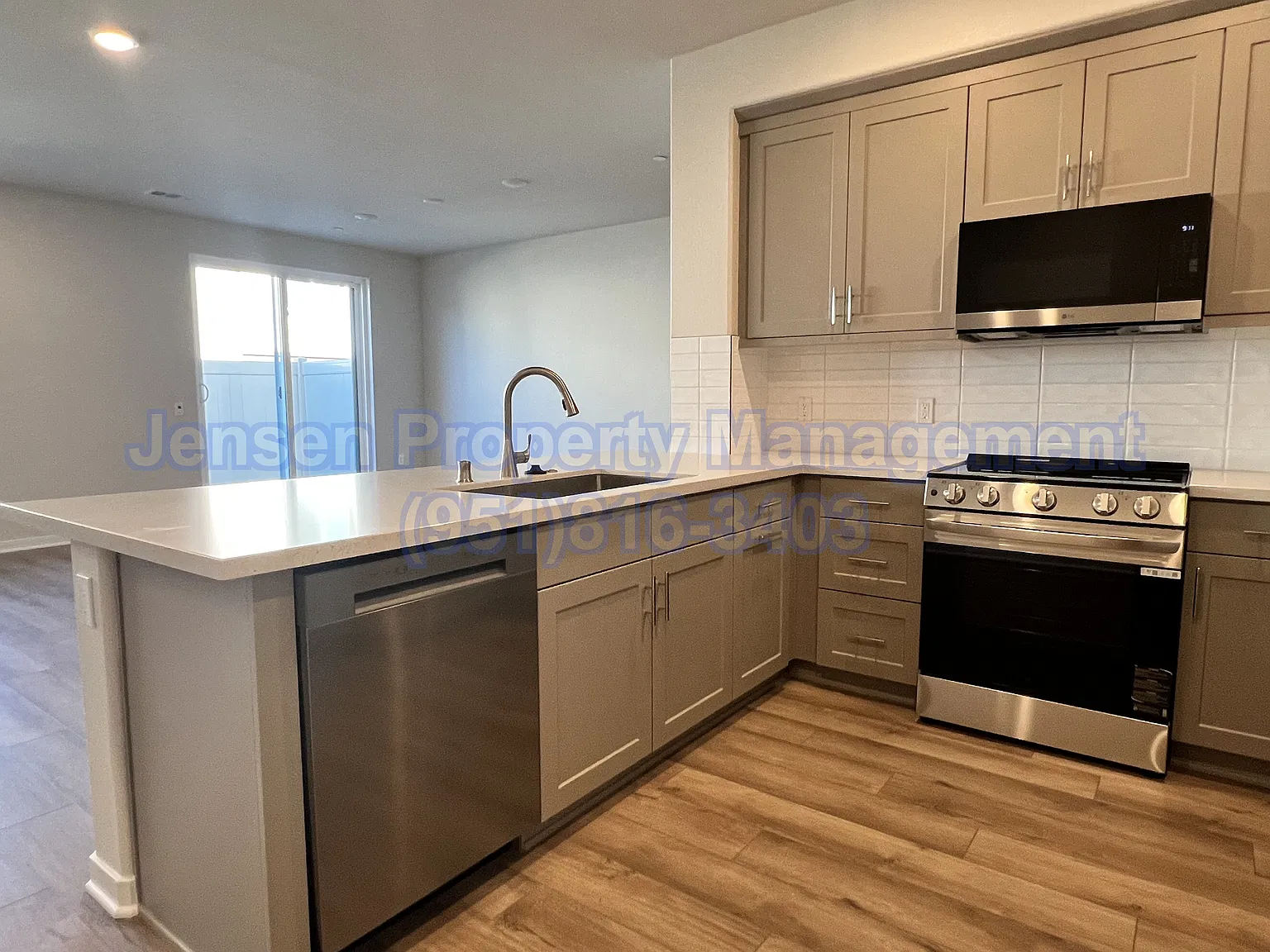 4 bed, 1994 sqft, $3,900 — Photo 4