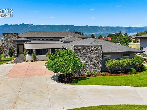 3rd image of 690 Mission Hill Way