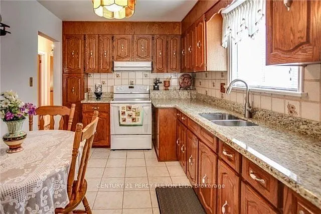 21 Ivanhoe Ct — Photo 4