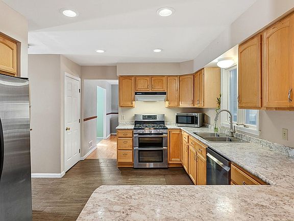 5th image of 79 Beech Street