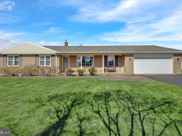 820 Lorane Rd, Reading, PA 19606