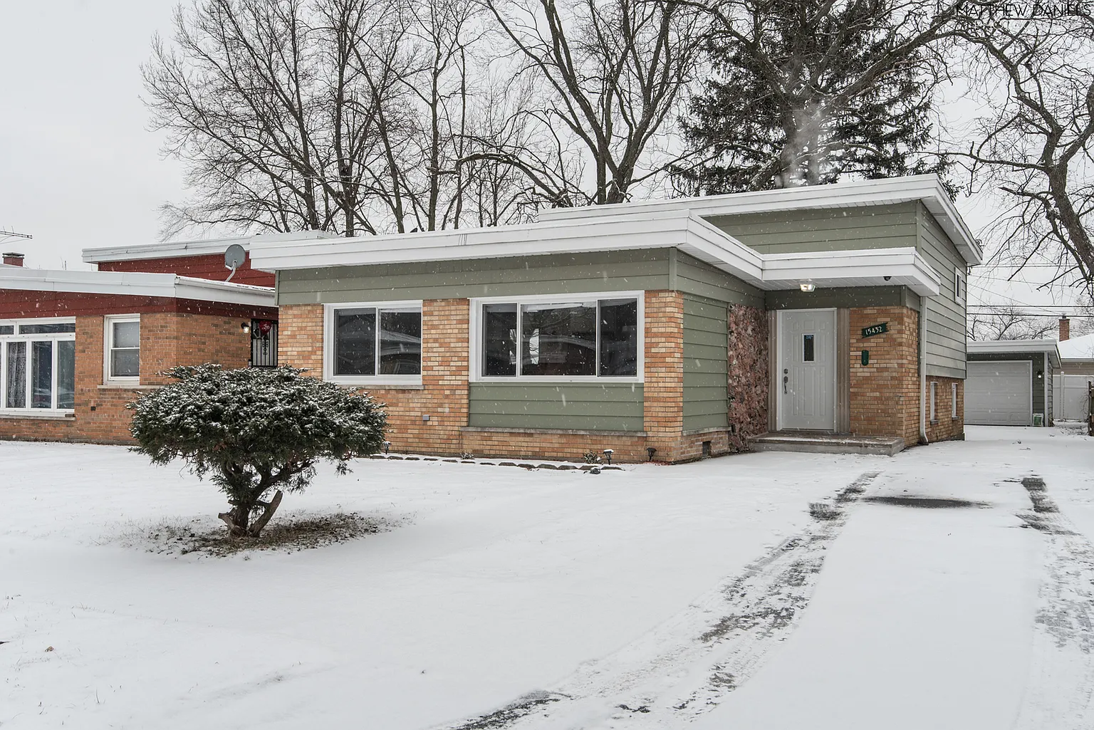 15432 Ellis Ave photo 1