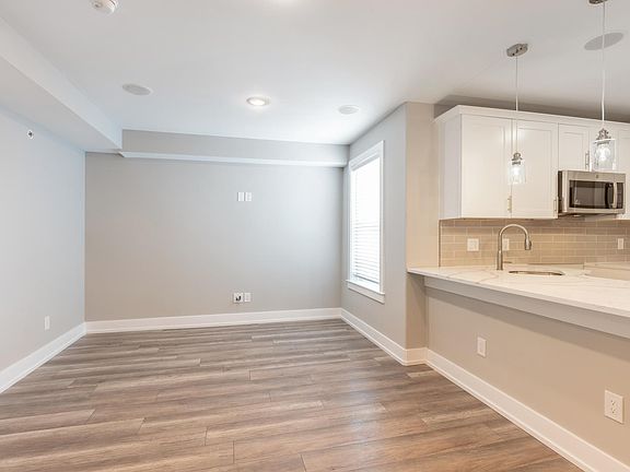 4th image of 419 W Cumberland St #D