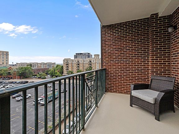 5th image of 300 W 5th St APT 617