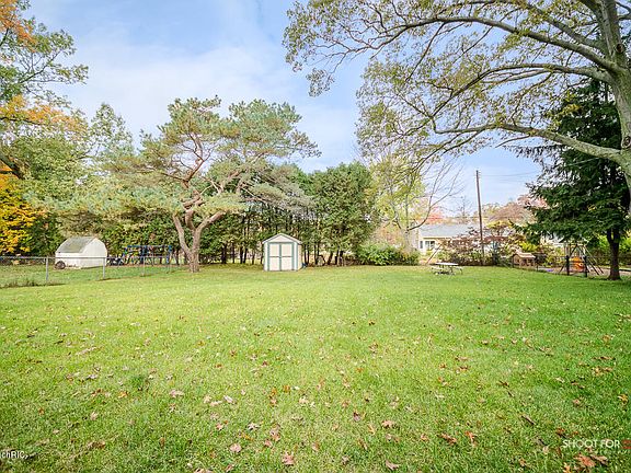 2nd image of 1828 Maryland Blvd