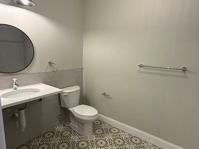 158-160 Oliver St #1 — Photo 5