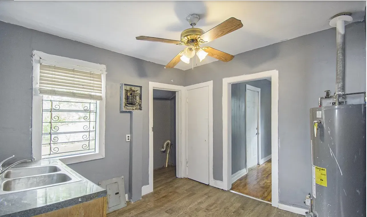 2028 Lee Ter SW - 1 — Photo 3