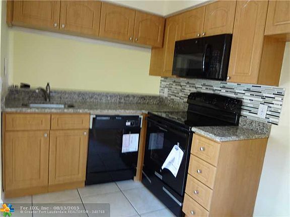5th image of 1018 Coral Club Dr #1018