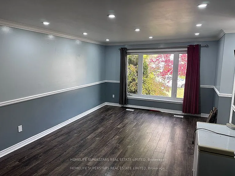10 Aloma Cres — Photo 7