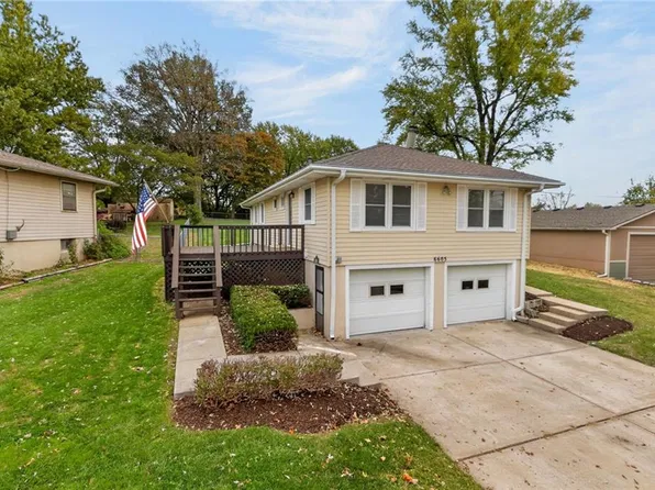 6605 S Elm St, Pleasant Valley, MO 64068