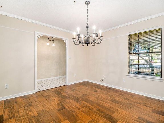 3rd image of 4345 Monteigne Dr