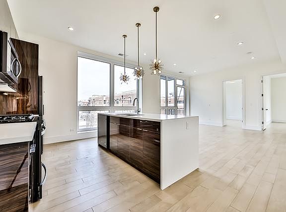2nd image of 2355 W Wabansia Ave #4