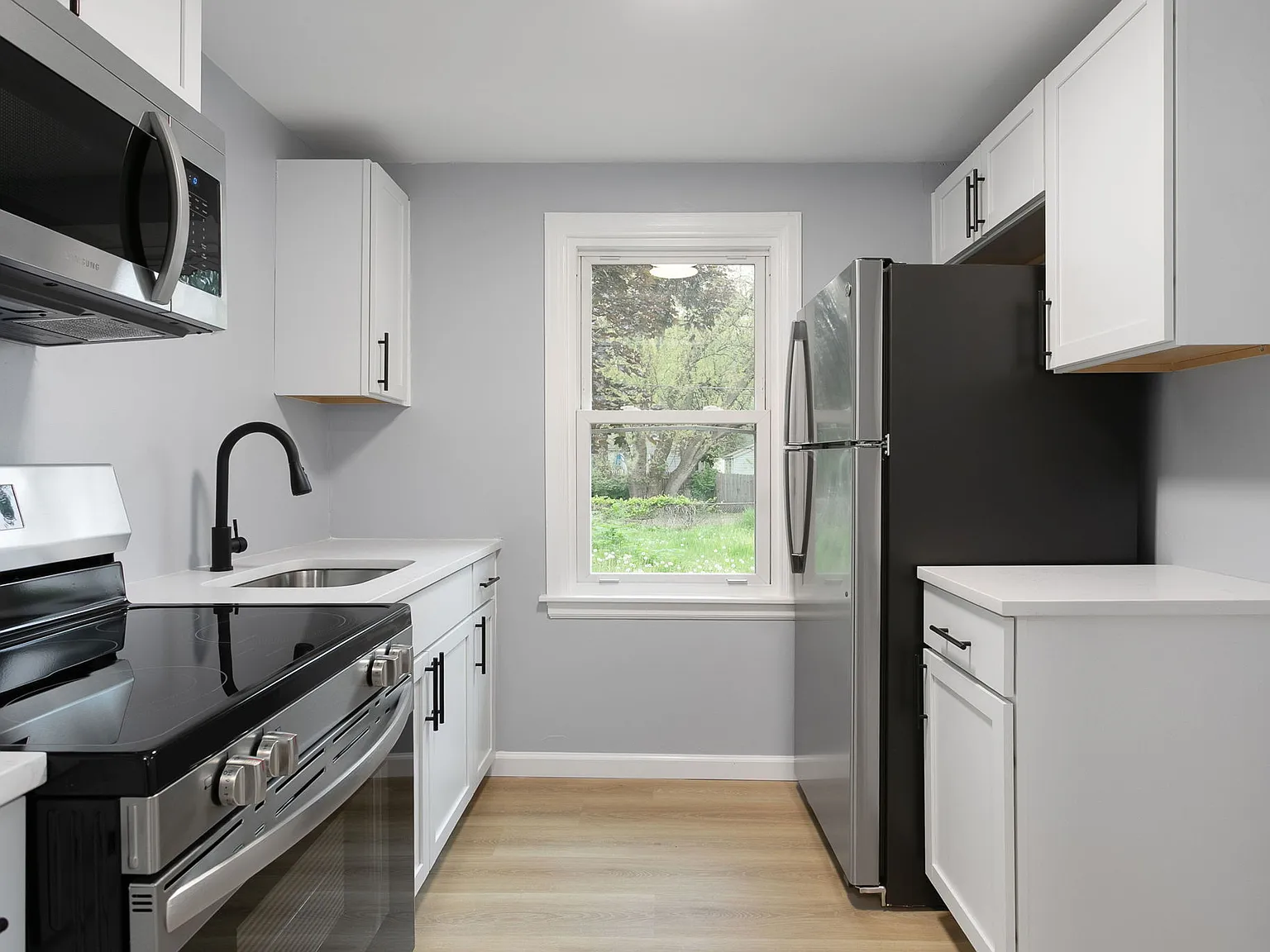 1129 W Beale St — Photo 1