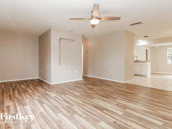 3rd image of 347 Dorchester Dr