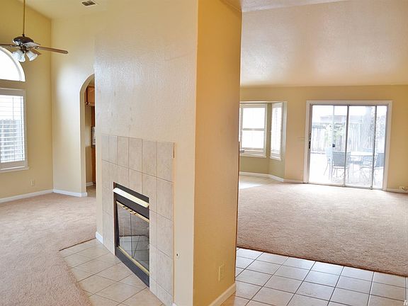 3rd image of 8377 Stonybeck Cir