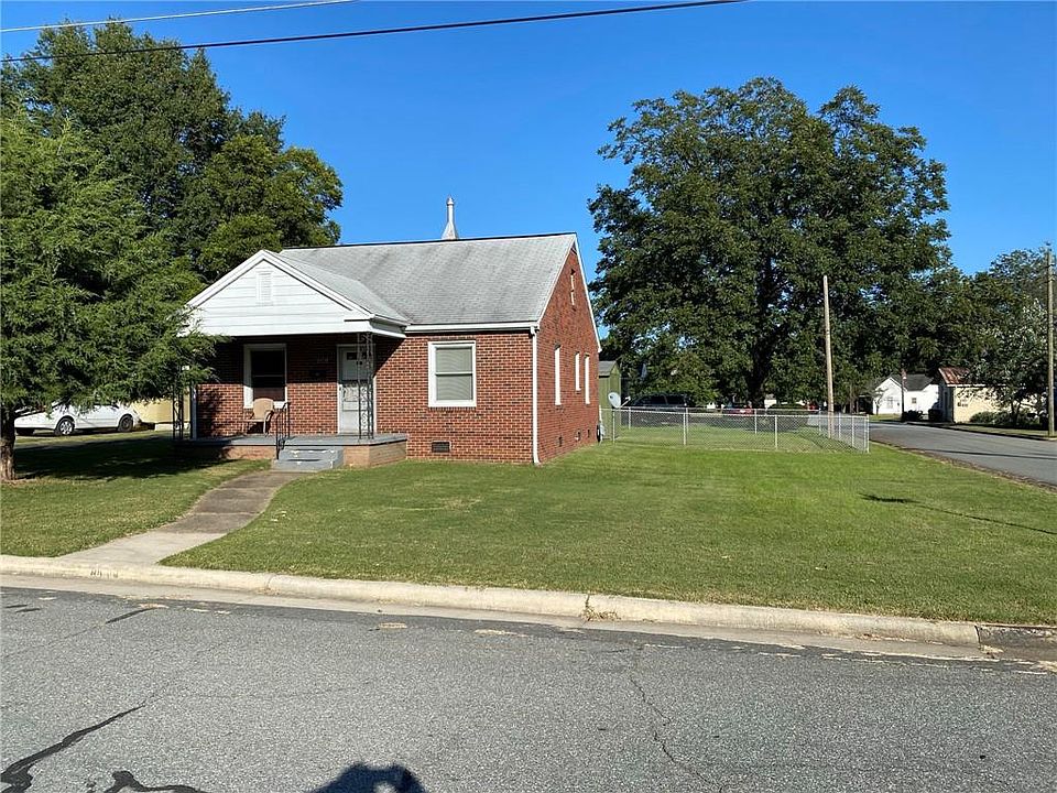 1st image of 1112 Welch St