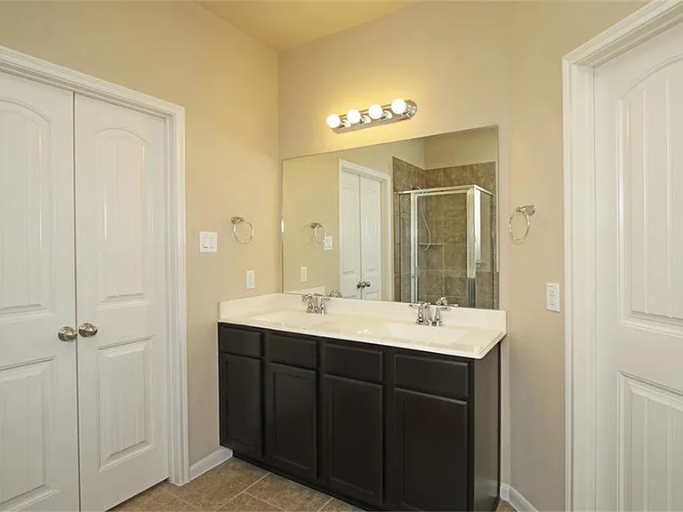 8902 Finnery Dr — Photo 17