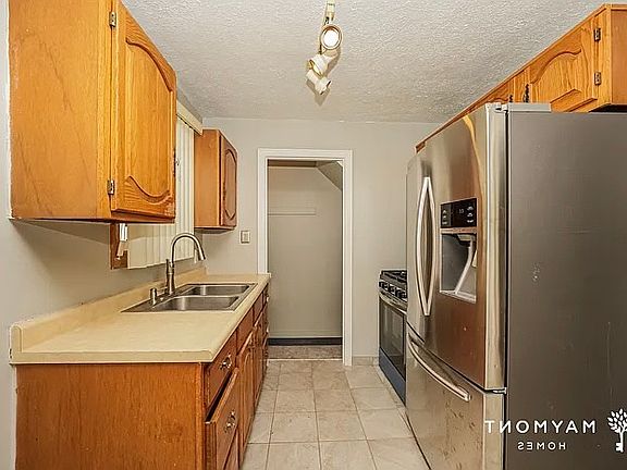 4th image of 16315 Westview Ave #1