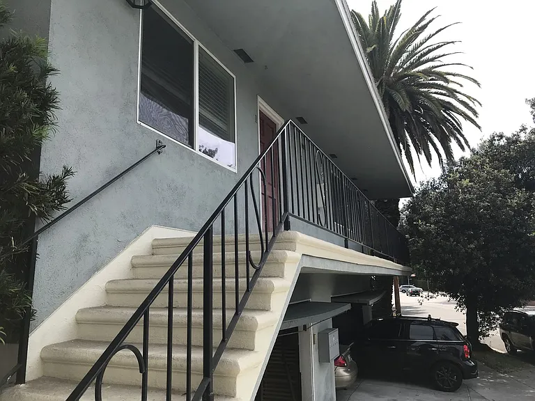 1361 E Del Mar Blvd — Photo 2