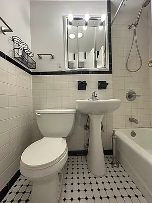 Rented by CitySites Real Estate Group | media 6