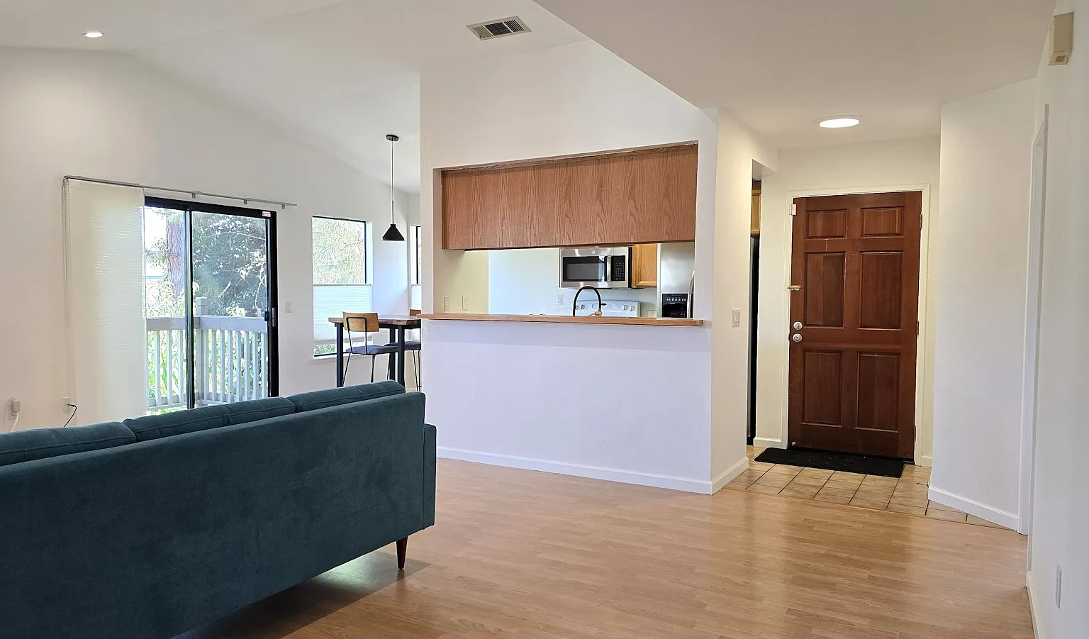 38715 Huntington Circle — Photo 2