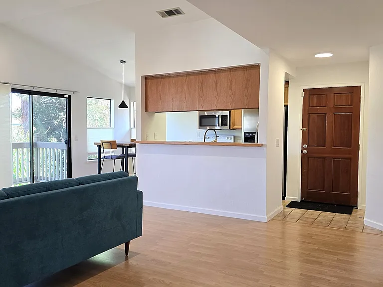 38715 Huntington Cir — Photo 2