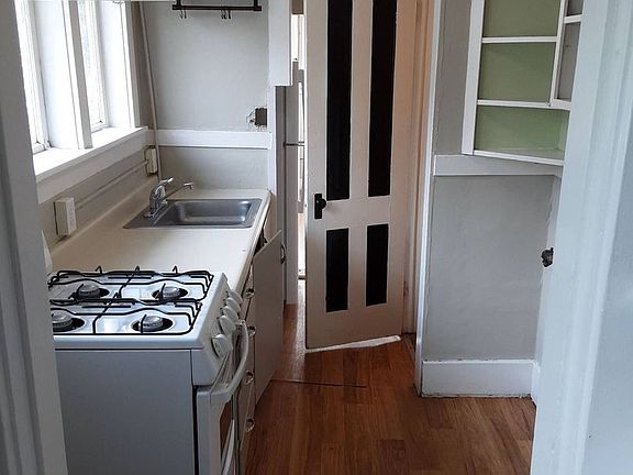 4th image of 916 N Garden St APT 2