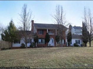 1007 Brettwald Dr, Morgantown, WV 26508